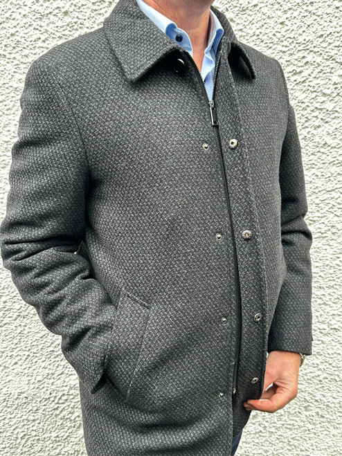 Daniel Grahame - Grey Bowmont Coat