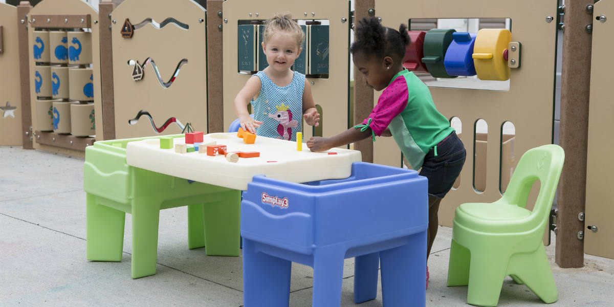 simplay3 table and chairs