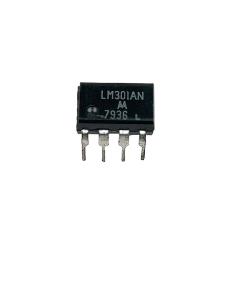 Precision Voltage Comparator IC
