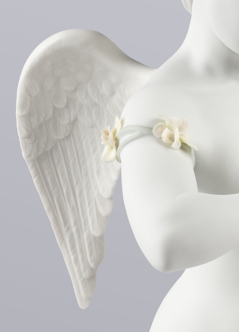 Heavenly Heart Angel Figurine 01009444 / 9444