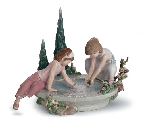 LLADRO PETALS IN THE POND (01008355 / 8355)