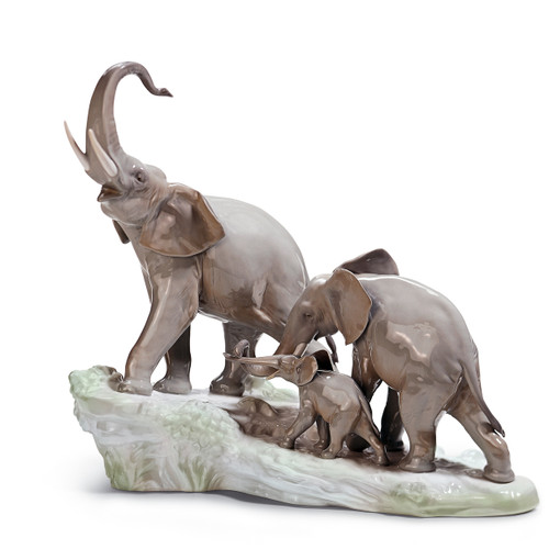 LLADRO ELEPHANTS WALKING (01001150 / 1150)