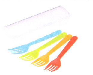 Japanese 4pc Plastic Fork Set with Case Japanese 4pc Plastic Fork Set with Case
