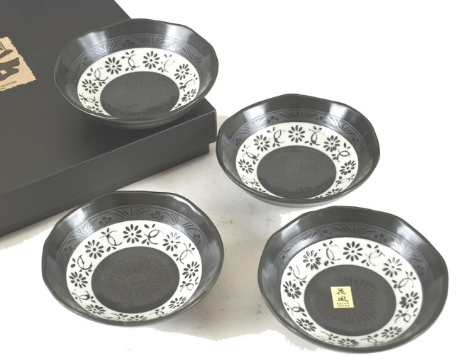 Japanese Porcelain Appetizer Snack Bowl Gift Set