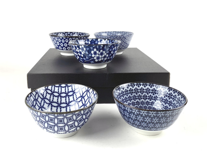 Japanese Porcelain Rice Bowls Soup Bowl Gift Set, Traditional Japanese Inspired Pattern, Blue Color, Set of 5, Made in Japan Japanese Porcelain Rice Bowls Soup Bowl Gift Set, Traditional Japanese Inspired Pattern, Blue Color, Set of 5, Made in Japan