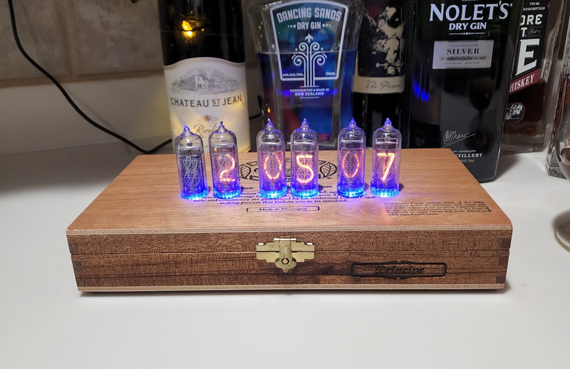 Padron Anniversary Cigar Case IN14 Vertical mounted 6 bulb nixie 