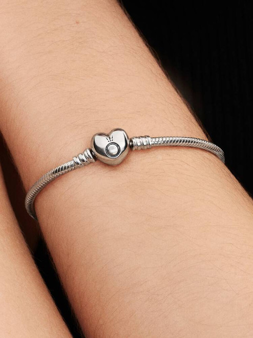 Pandora Moments Heart Clasp Snake Chain Bracelet | Sterling Silver | Pandora Moments
