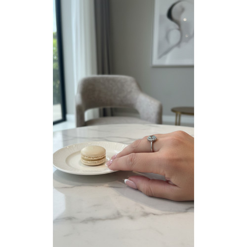 18ct Yellow Gold Aquamarine Cluster Ring | Oval | 0.23 Natural Diamond