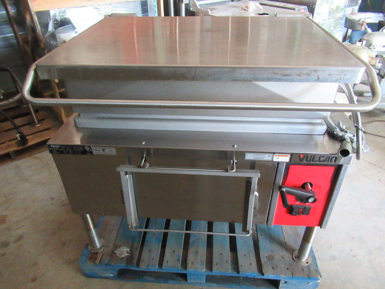 Vulcan Hart VE40 Electric 208-240V Manual Tilt Braising Pan