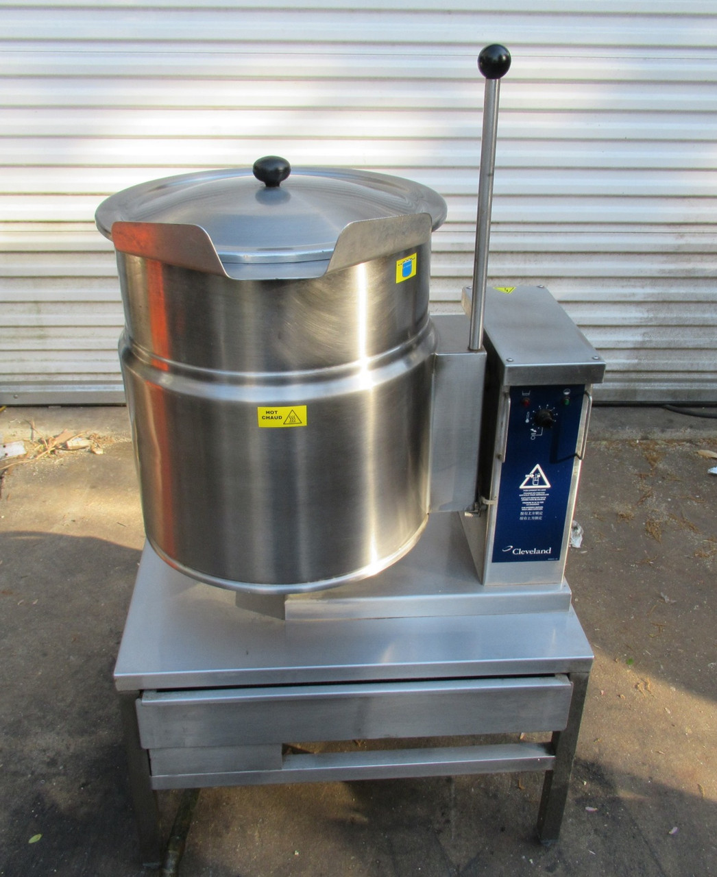 Cleveland 12 Gal Electric Tabletop Tilt Kettle KET12T with Table