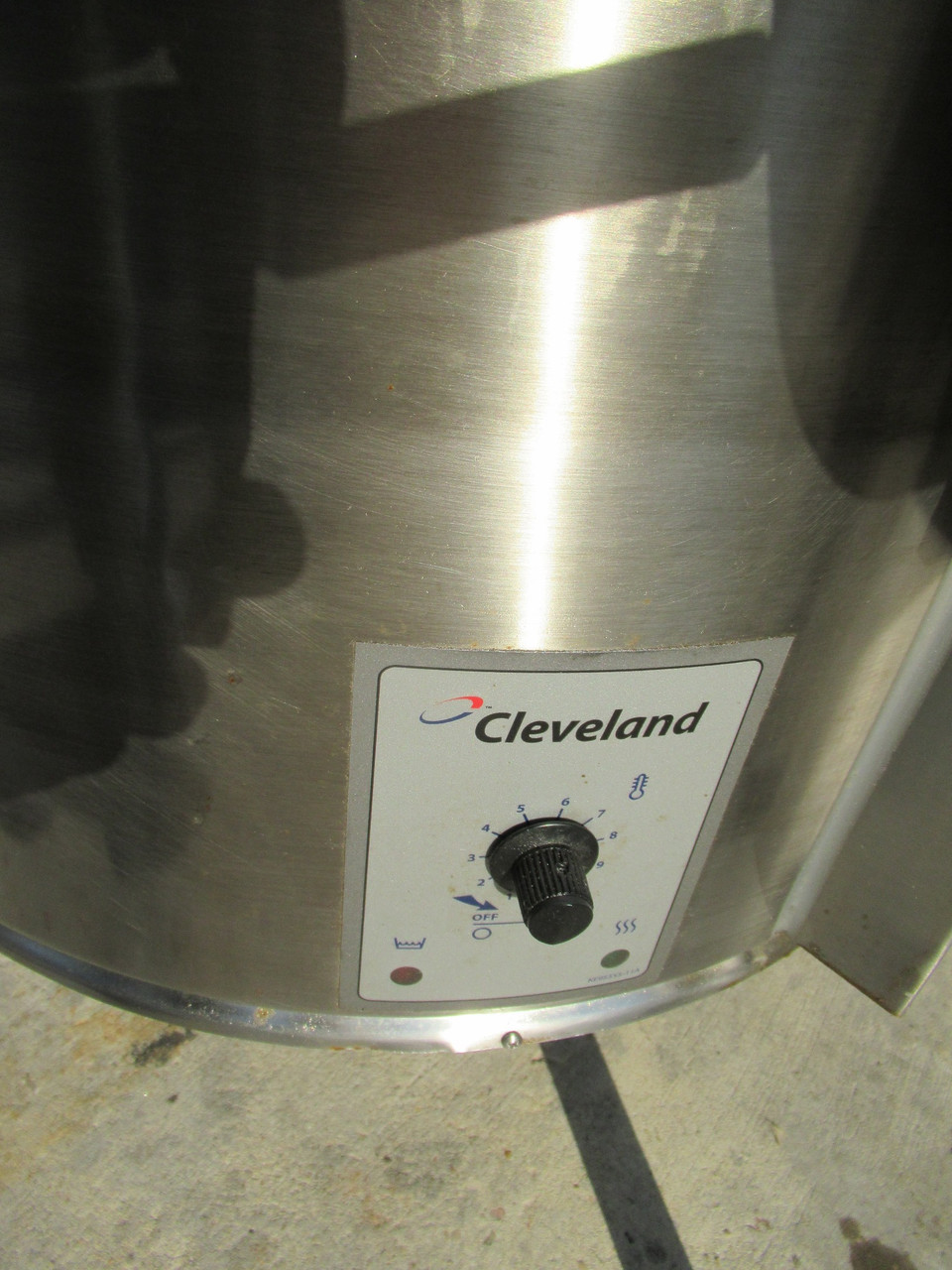Cleveland 25 Gal Electric Tilting Steam Kettle KEL25T 200-240V 1-3 Ph