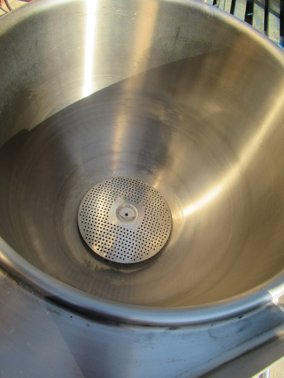 Cleveland 25 Gal Electric Tilting Steam Kettle KEL25T 200-240V 1-3 Ph