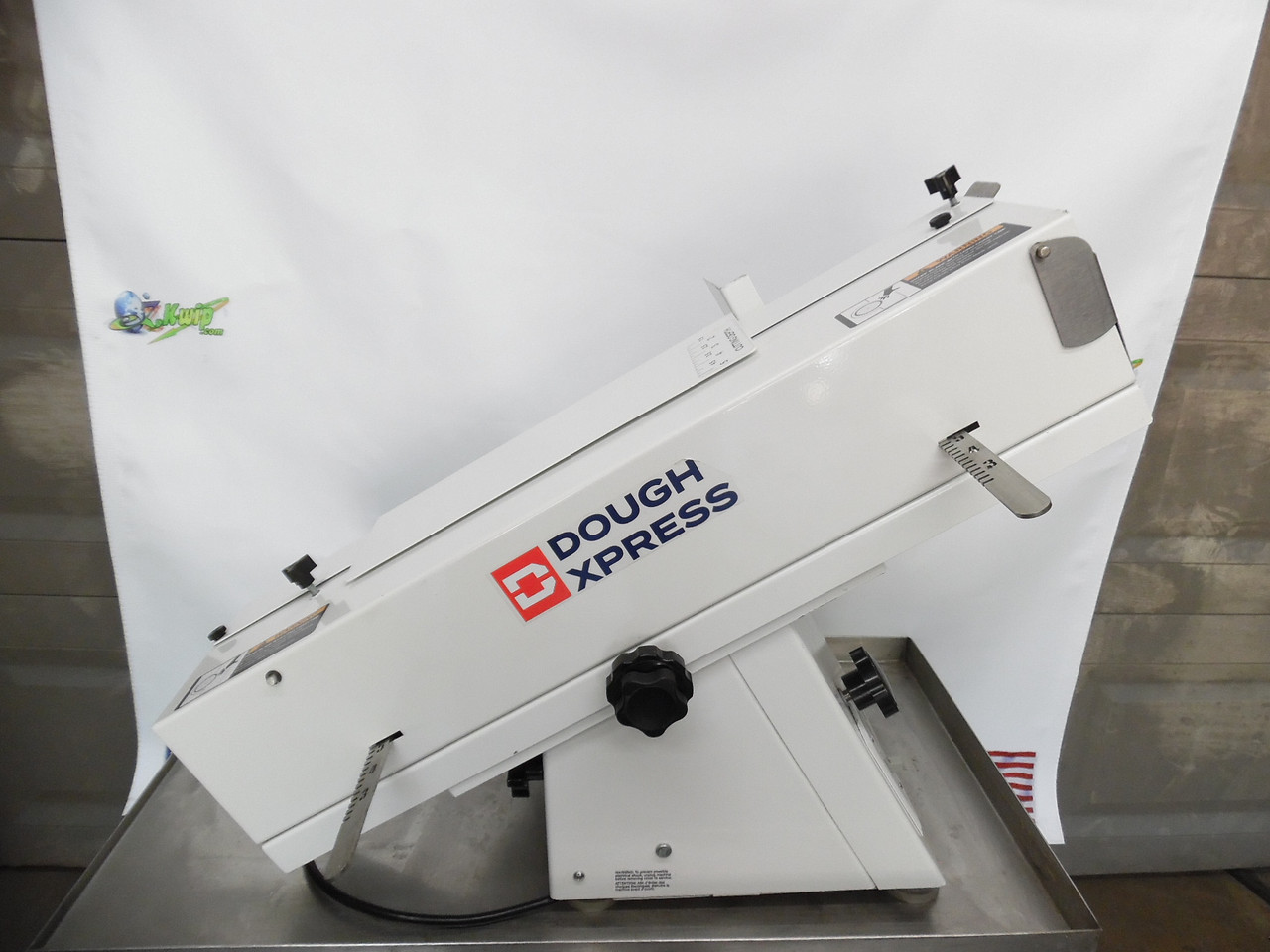 Dutchess- Dough Xpress 270 French Bread/Bun and Bagel Slicer