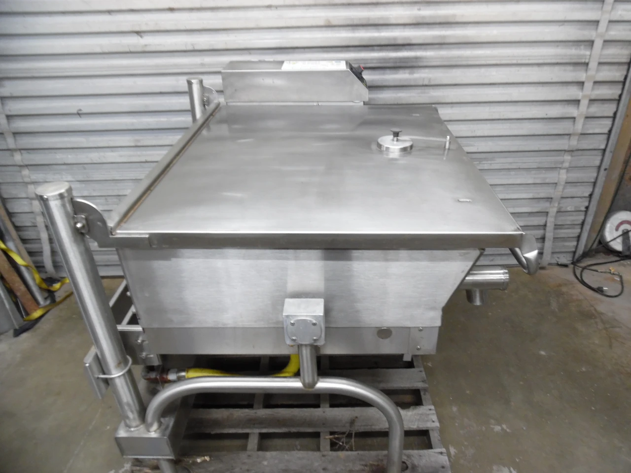 Cleveland SGL-40T1 Nat Gas Braising Pan Manual Tilt Skillet Open Box