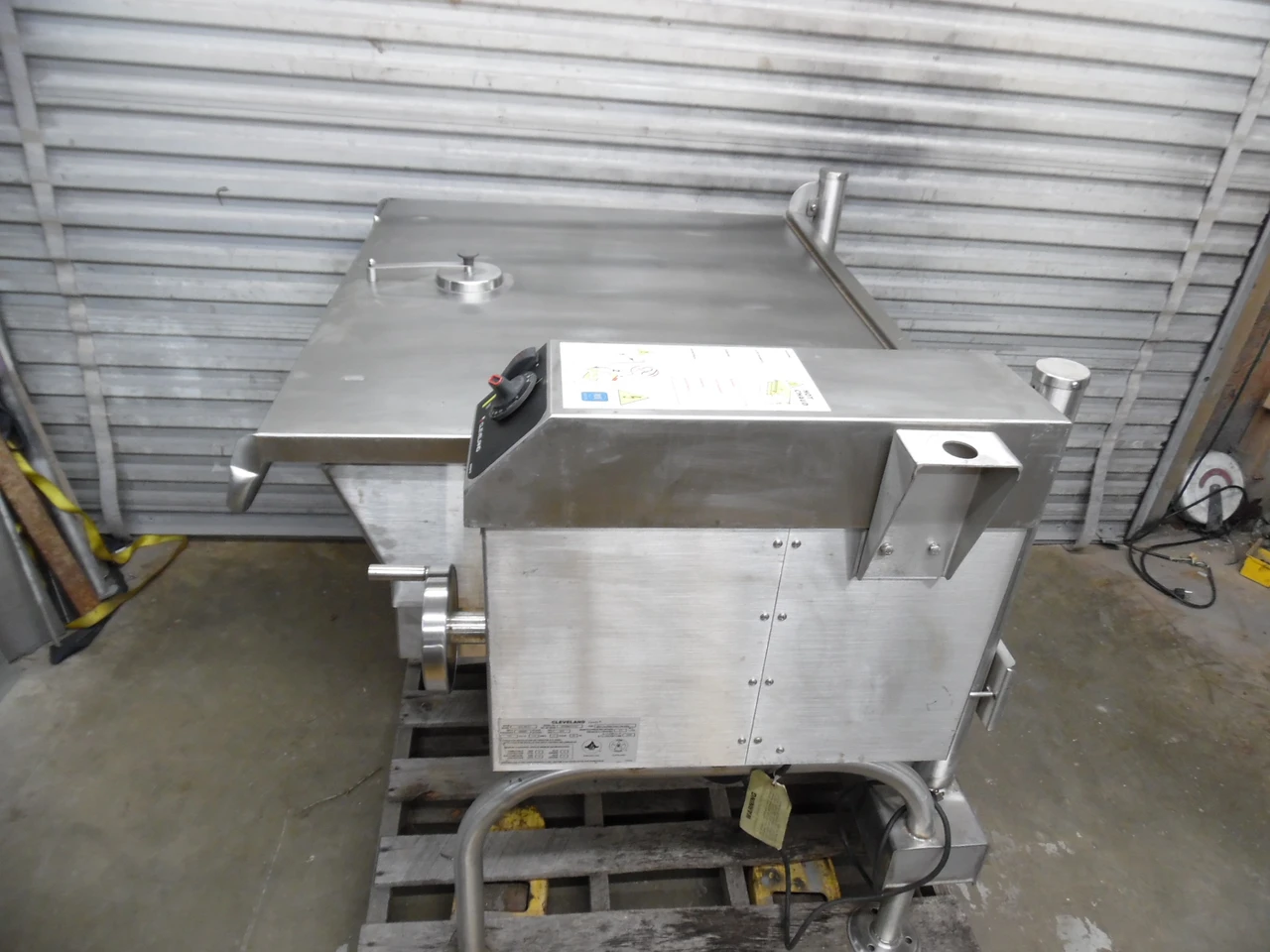 Cleveland SGL-40T1 Nat Gas Braising Pan Manual Tilt Skillet Open Box
