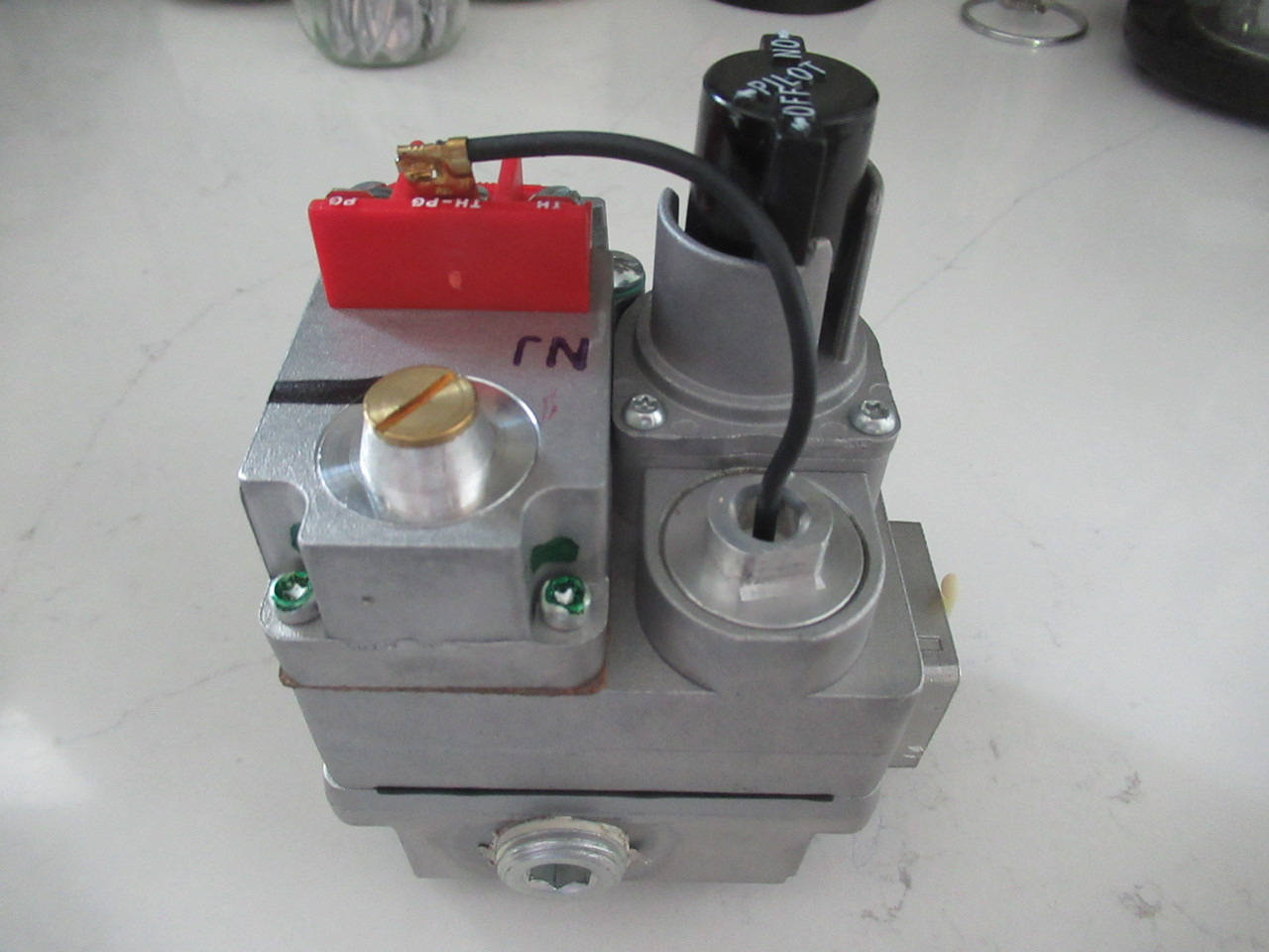 Groen - Z002649 - Gas Control Valve 1/2" X 3/4" Millivolt Model Nat-Lp