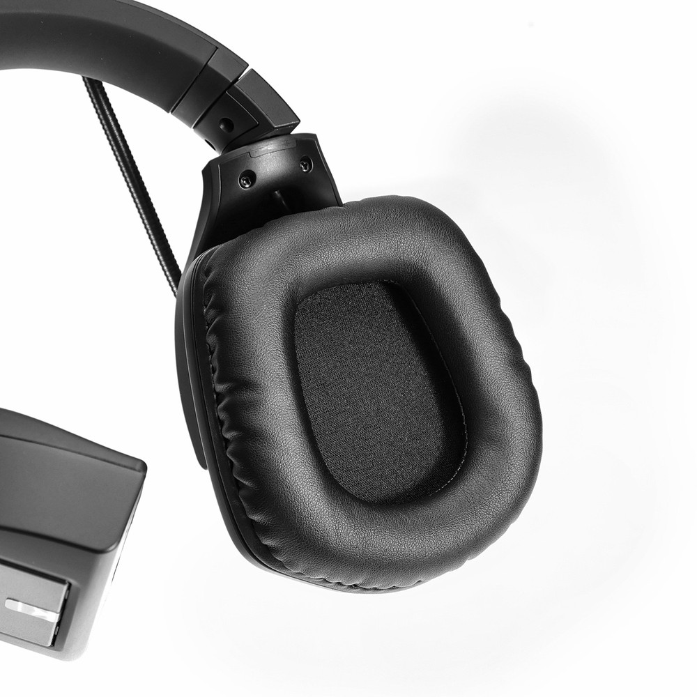 WiTalk-WT4S 4-Person Full-Duplex 1.9GHz Wireless Single-Ear Headset Intercom System with Hard Case