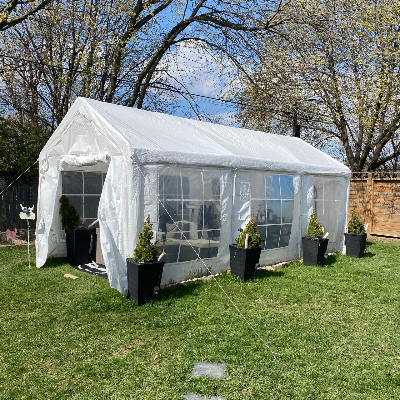 Tent shop with sidewalls