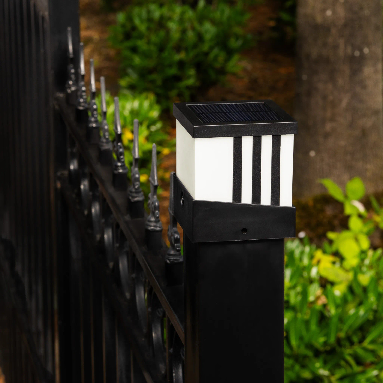 Solar Fence Post Cap Lights – Waterproof Outdoor LED Lamps for 4x4