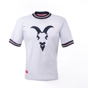 PLAYERA BLANCA CON CARDIGAN LOGO CHIVITA RETRO BORDADO