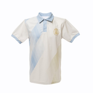 POLO BEIGE CON AZUL TEXTURAS APLICACIÓN ESPECIAL ESCUDO MONOCROMÁTICO