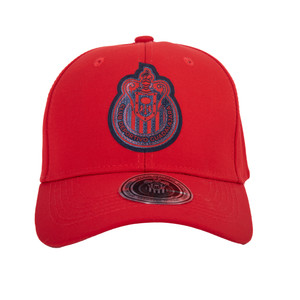 GORRA LISA ROJA ESCUDO MONOCROMÁTICO CHIVAS GORRA LISA ROJA ESCUDO MONOCROMÁTICO CHIVAS