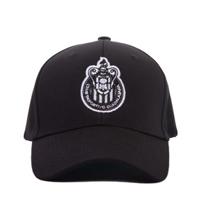 GORRA LISA NEGRA ESCUDO MONOCROMÁTICO GORRA LISA NEGRA ESCUDO MONOCROMÁTICO