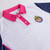 POLO DAMA BLANCA LATERAL AZUL Y CUELLO ROSA ESCUDO CHIVAS
