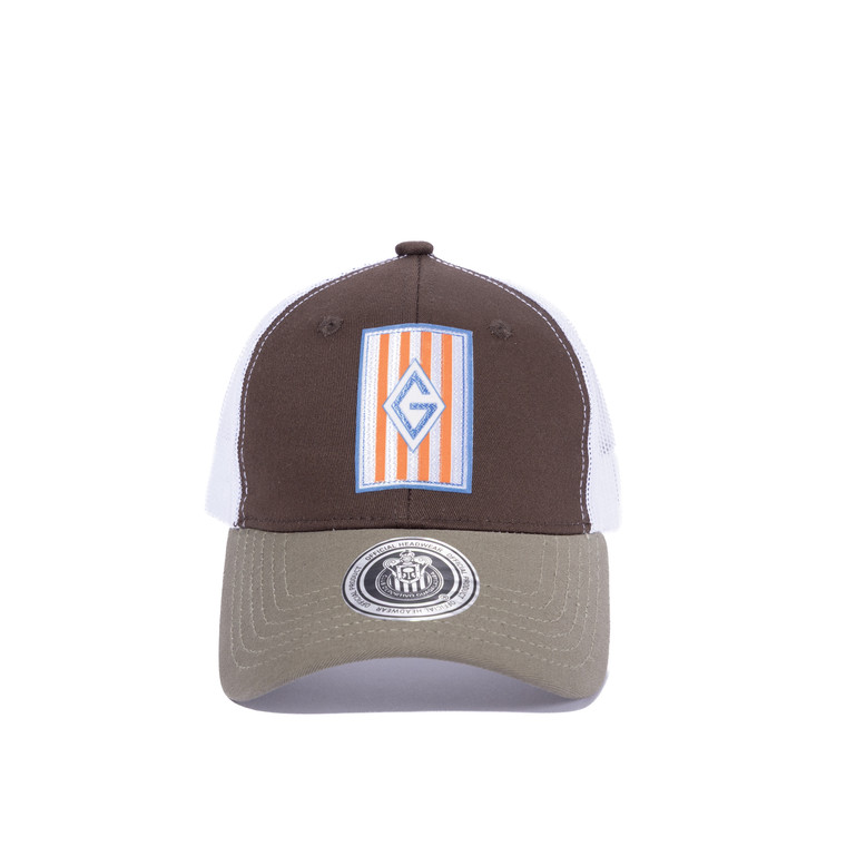 GORRA MALLA CAFÉ Y BEIGE APLICACIÓN LOGO RETRO