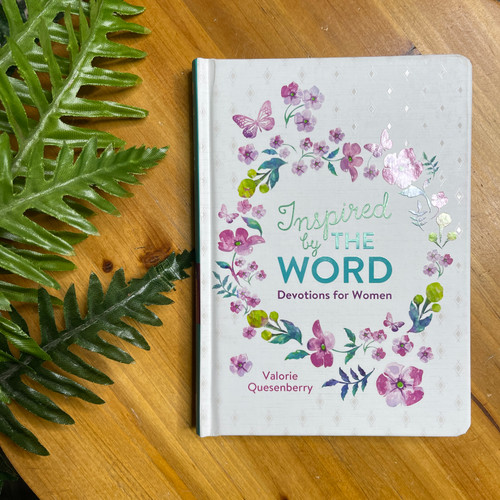 Illustrated Words Jesus for Women Devotional Book [Book]