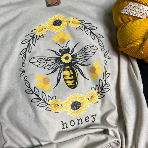 HoneyBee Tee-Dust