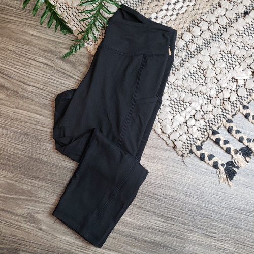 Buttery Soft Yoga Pocket Capri-Black