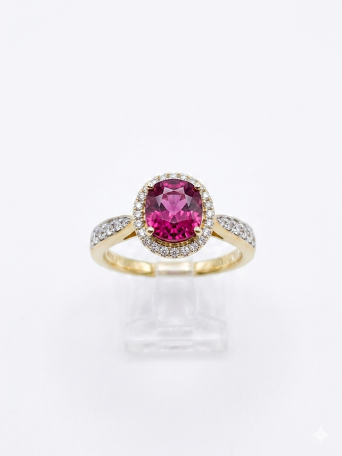 18K yellow gold oval spinel and diamond statement ring luxury design