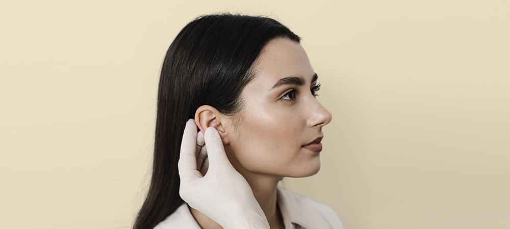 imagen puesta de pendientes