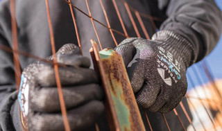 ​Tips on Choosing The Right ANSI Cut Gloves