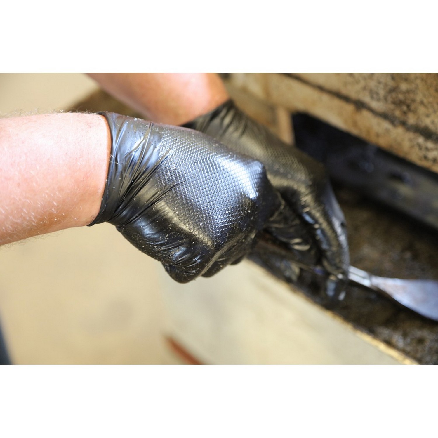 MCR Safety 6016B NitriShield with Grippaz Technology, Black Nitrile, 6 mil, 9.5 "