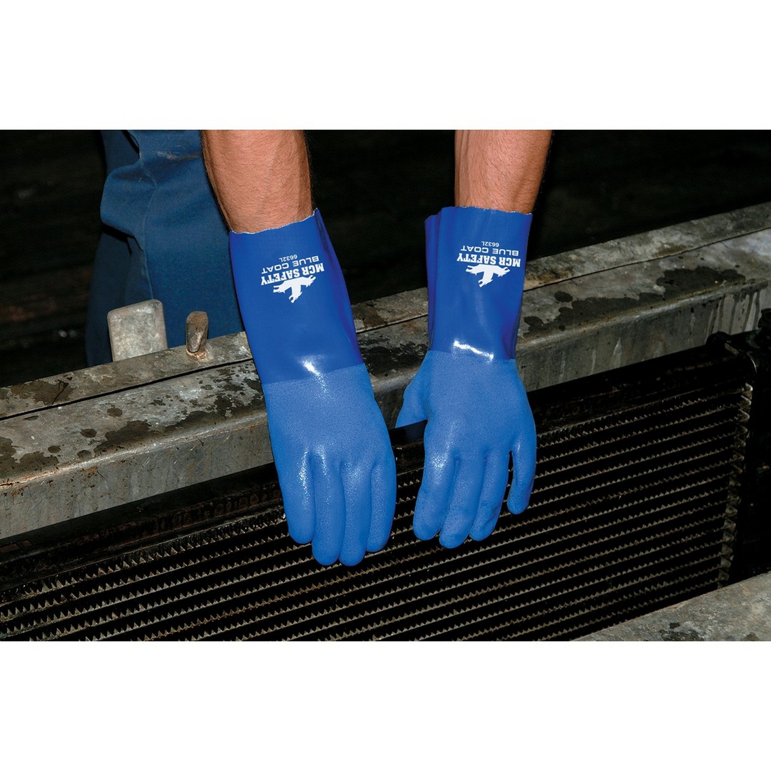 MCR Safety 6632M Flexible Seamless PVC, Bluecoat, 12" Gauntlet, Triple Dipped, Seamless Knit Liner