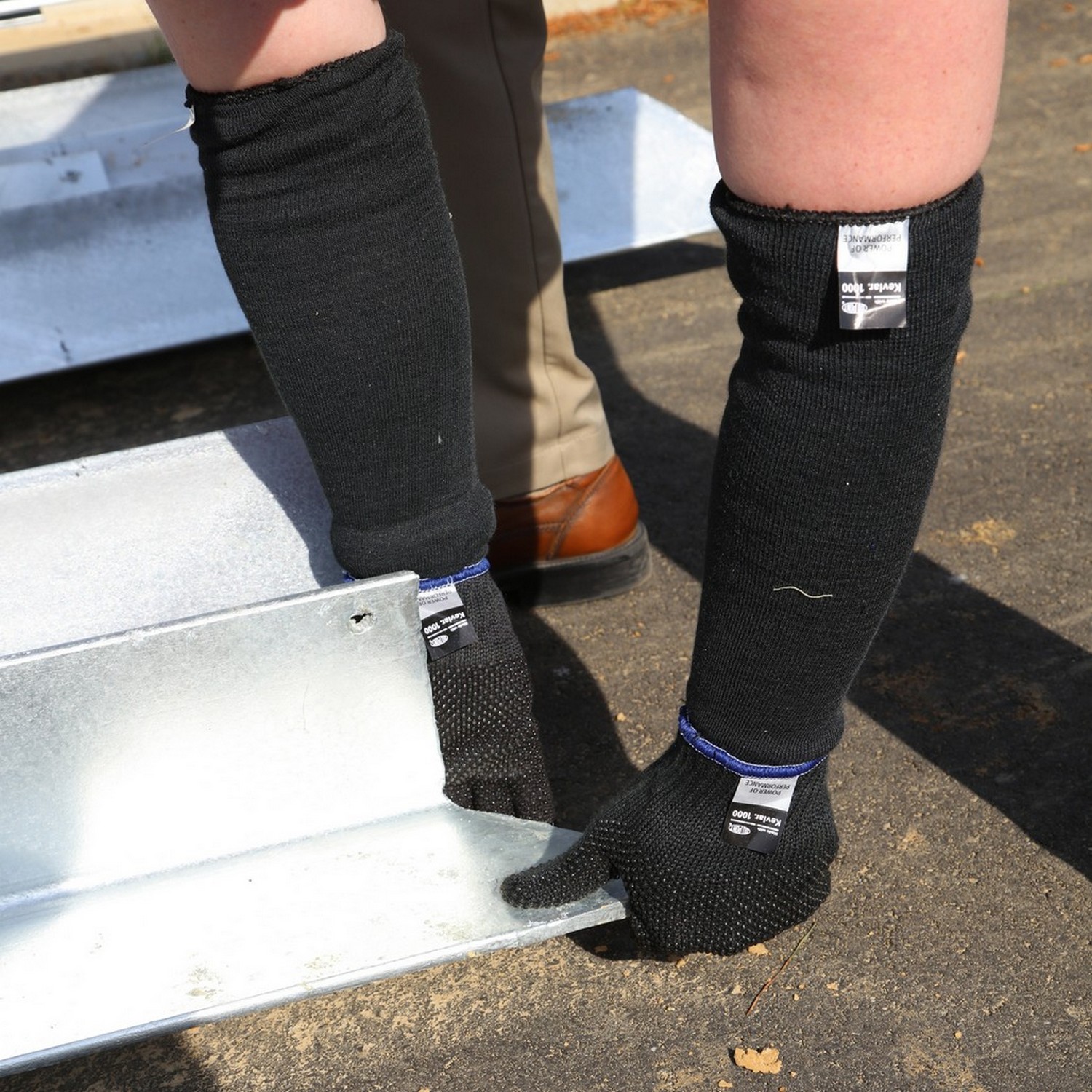 MCR Safety 9178T Sleeve, Made of 100% Black DuPont Kevlar Fiber, 18 " Length with Thumb Slot