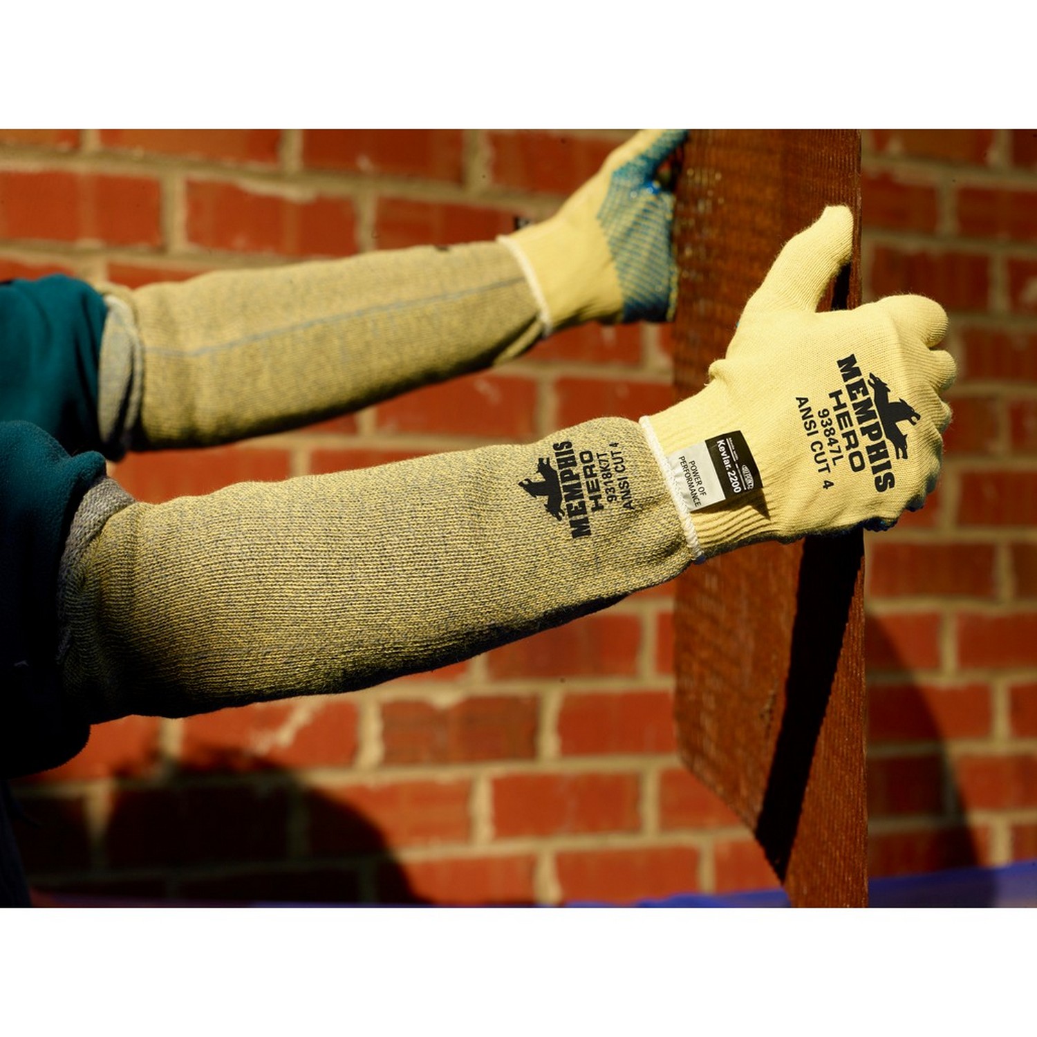 MCR Safety 93847 Memphis Hero,  13 Gauge, Light Weight Kevlar 2200/Stainless Steel/Spandex Fiber, PVC dots