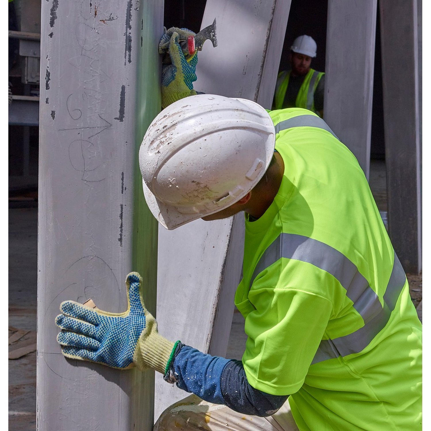 MCR Safety 93859M Memphis Hero, 7 Gauge Regular Weight Kevlar/Stainless Steel/Nylon, blue PVC double dotted