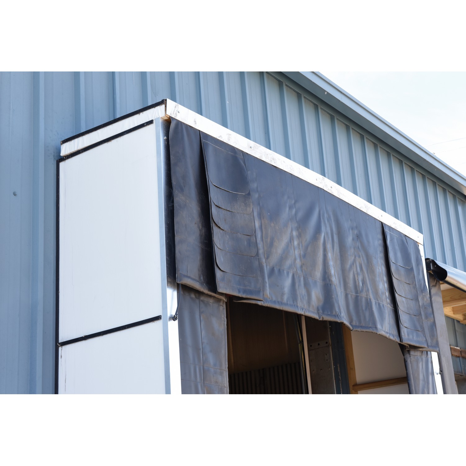 Vestil D-750-24 Dock Shelter 24 IN Projection 11X10.5 FT