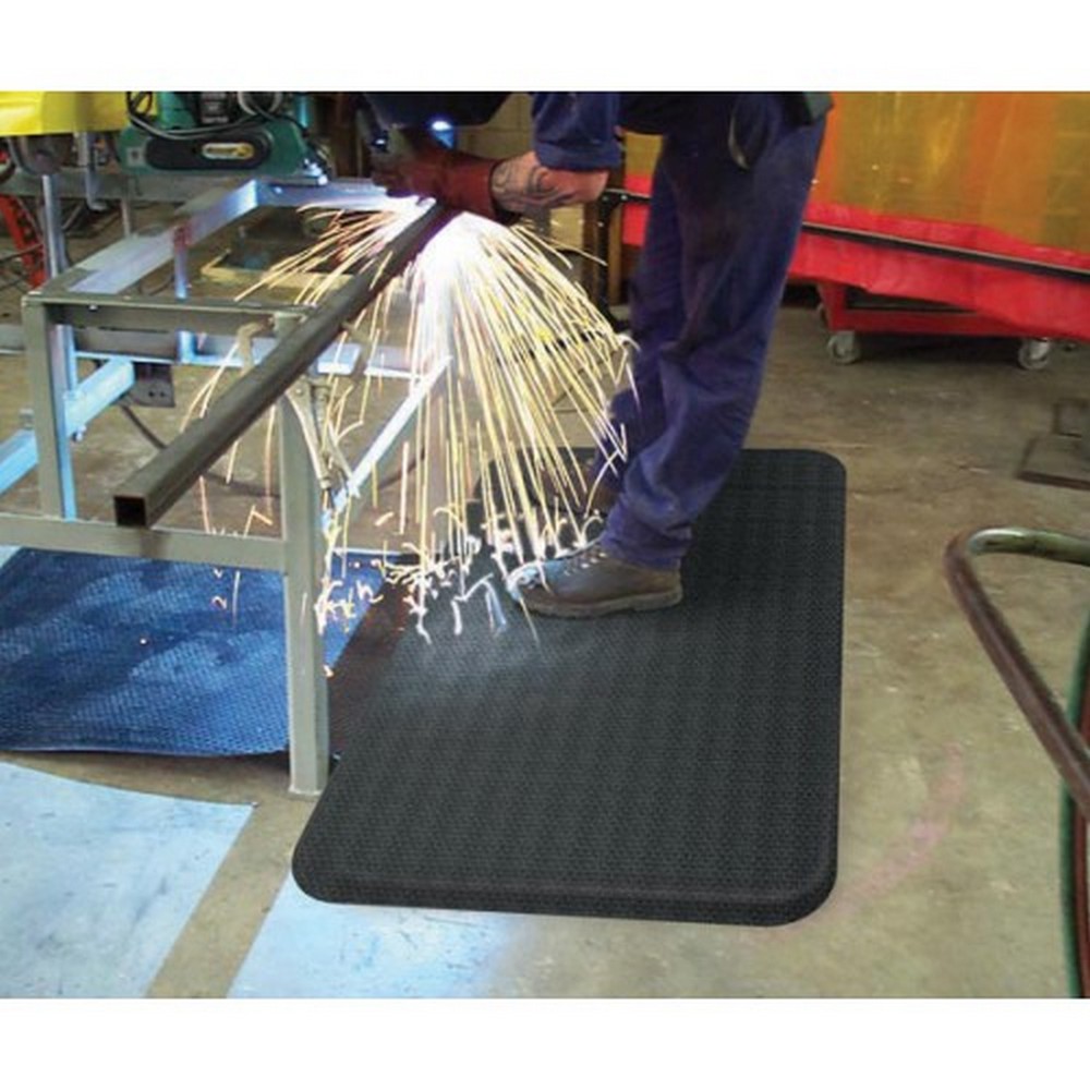Apache Mills 44172090030000500 WeldMaster Black Welding Mat - 3x5