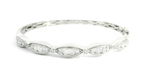 14k White Gold Bangle Bracelet with Round Brilliant Cut Diamonds DTB-10728 14k White Gold Bangle Bracelet with Round Brilliant Cut Diamonds DTB-10728