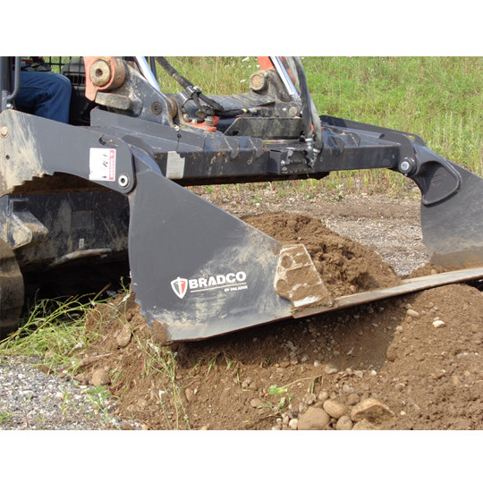 buco 観賞用 Bradco Skid Steer 4-In-1 Bucket Attachment | Skid Steer Solutions