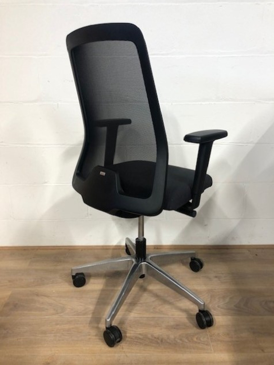 Second hand office furniture essex_Interstuhl refurbished chairs_used office chairs to buy chelmsford_second hand office chairs chelmsford essex