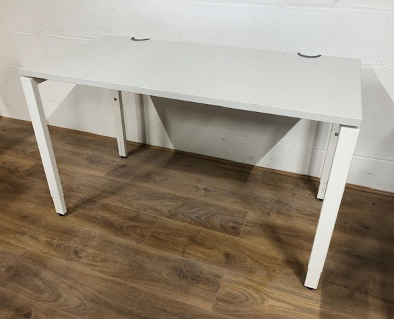 2nd hand office desks chelmsford essex_used desks for sale essex_second hand haworth desks 1200mm x 600mm 3