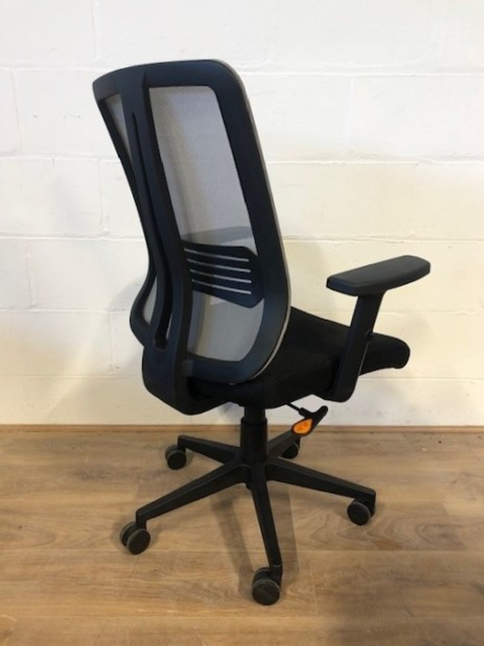 2nd hand office chairs chelmsford essex_used office furniture essex_refurbished office chairs to buy essex_sadlers farm office furniture chelmsford