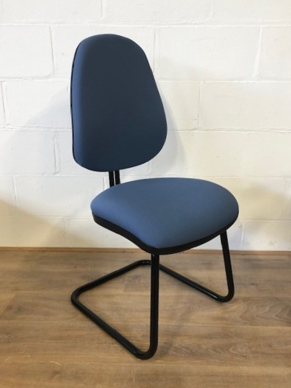 office furniture essex_2nd hand office furniture essex_used meeting chairs to buy essex_second hand office chairs chelmsford essex_used meeting room furniture essex