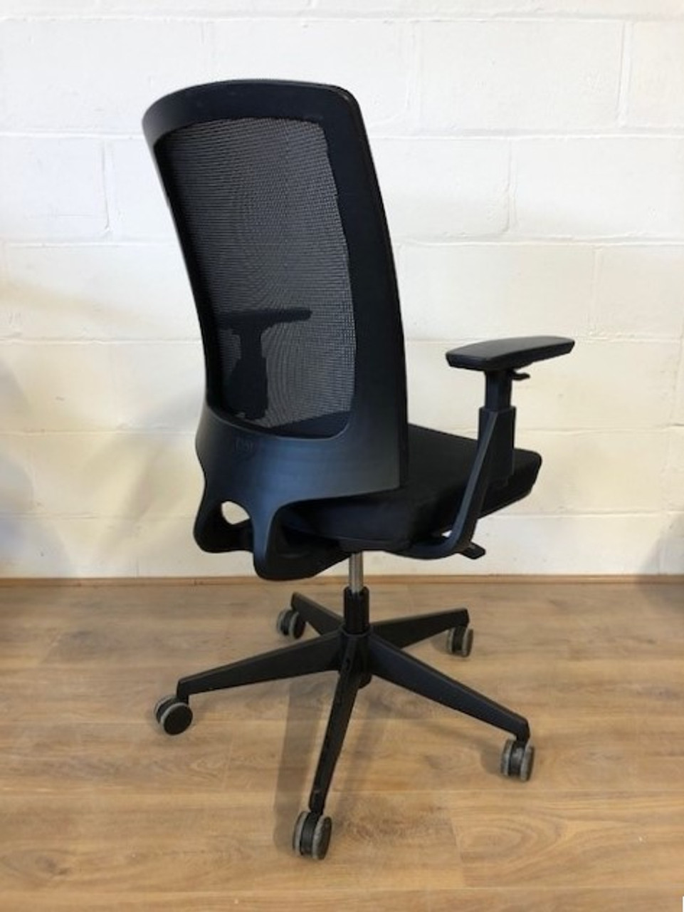 Hon Lota chairs_second hand office chairs to buy essex_used office furniture chelmsford essex_hon chairs to buy used essex_office furniture chelmsford