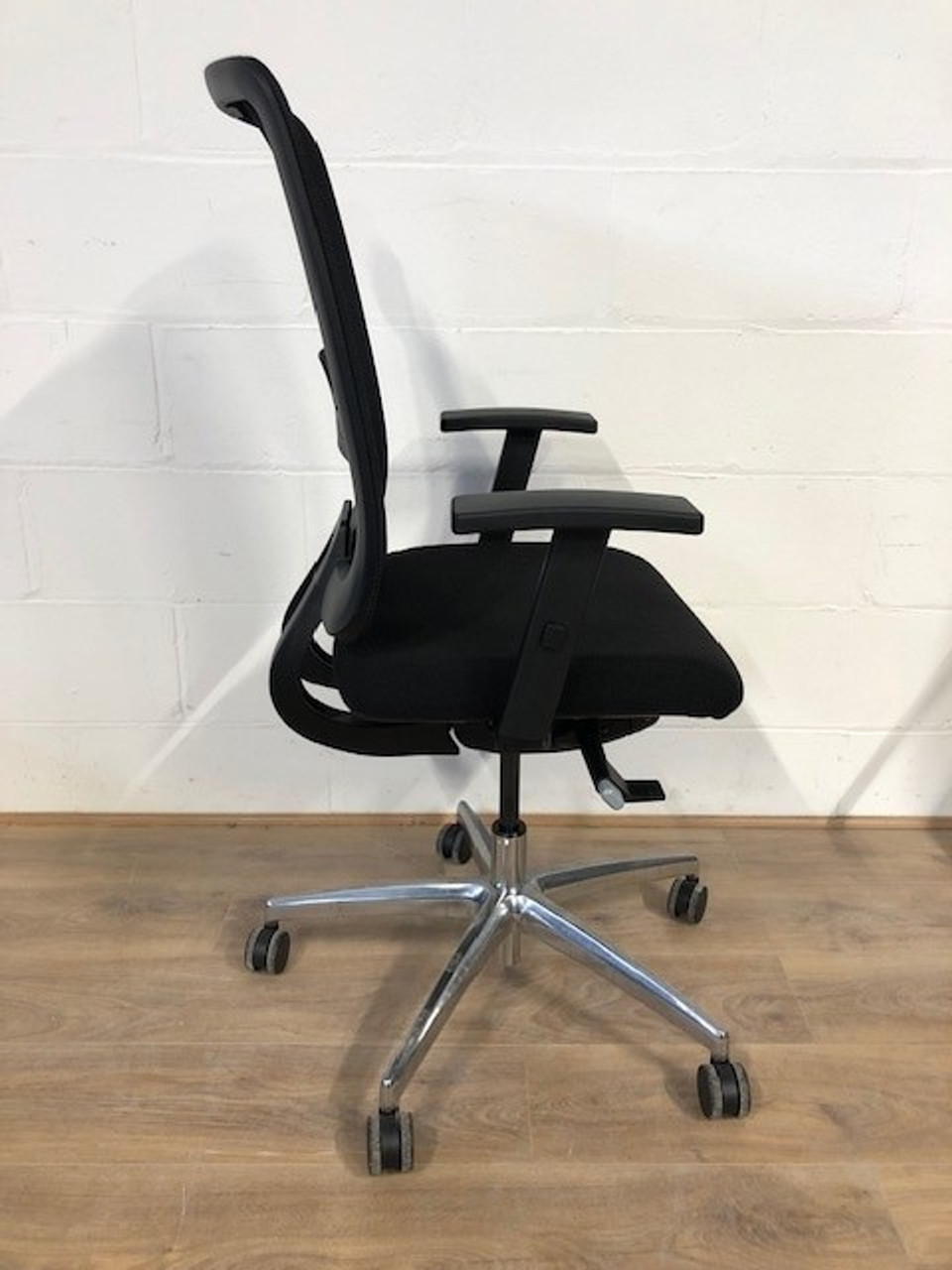 2nd hand office furniture essex_second hand office chairs to buy essex_value task chairs essex_refurbished office chairs chelmsford